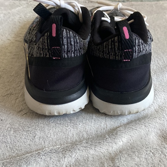 Woman’s size 10 Nike sneakers - Picture 5 of 7